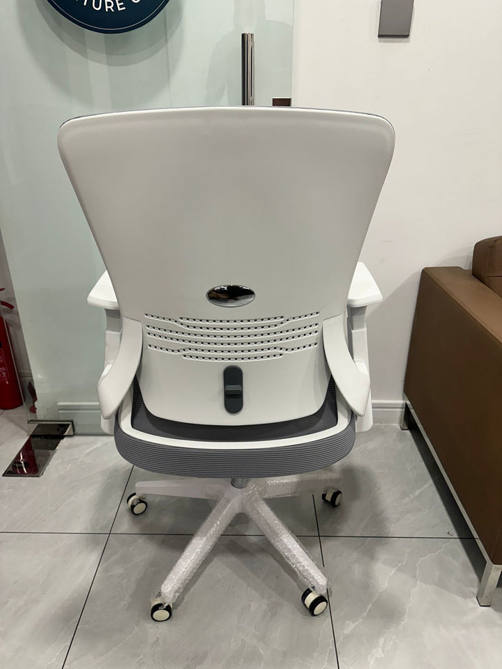 SM3: Mid Back Mesh Chair