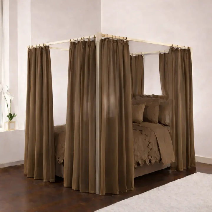 Poster Bed, Regal with Sheer Curtain