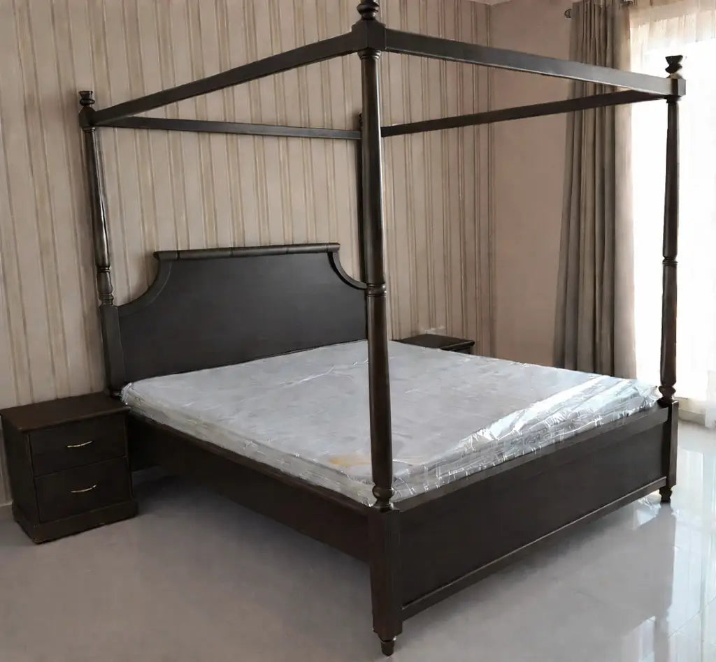 Canopy Bed, Royale