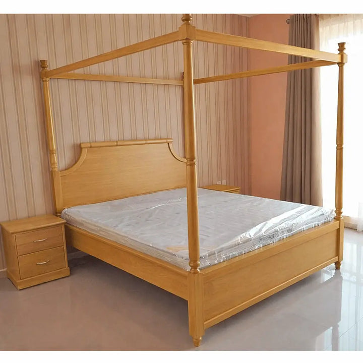 Canopy Bed, Royale